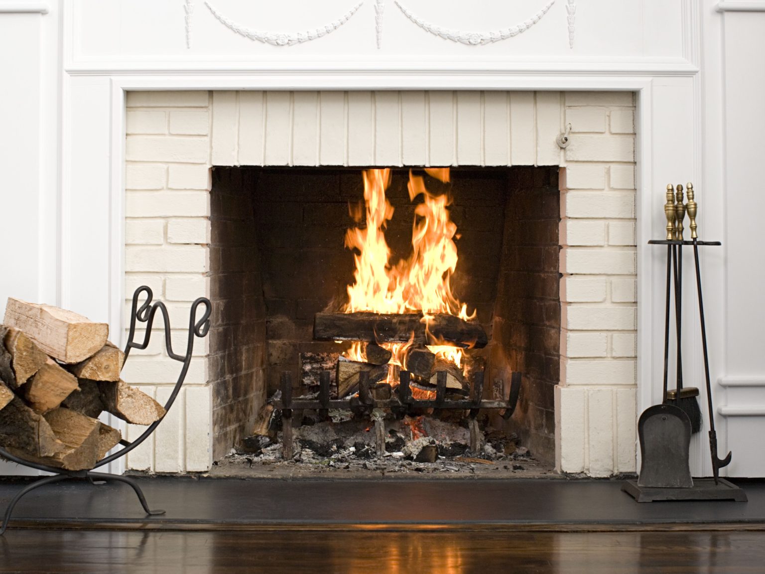 Fireplace rebuilding and restoration service